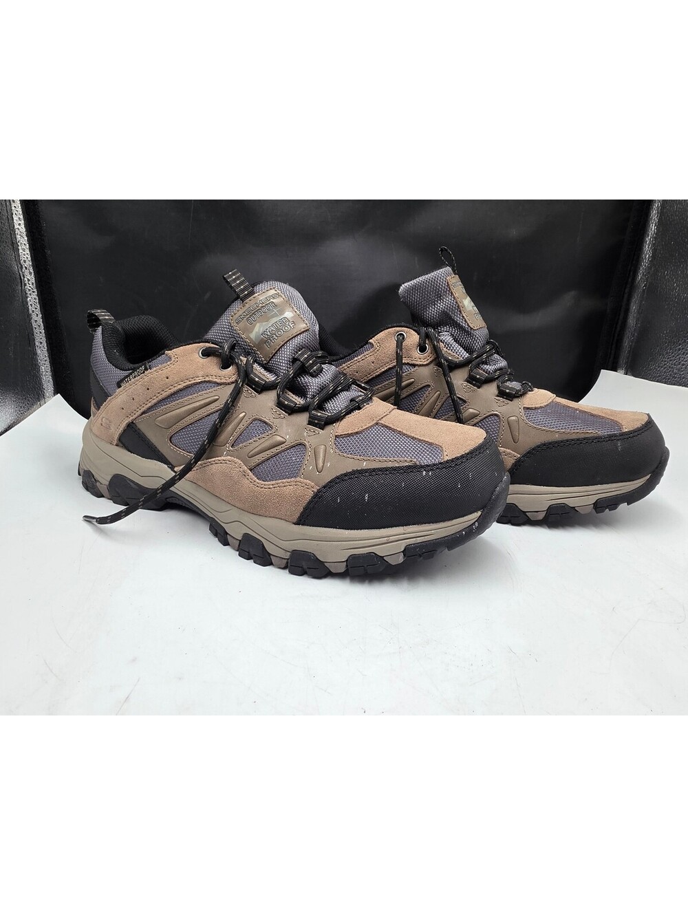 Skechers Outdoor Waterproof Hiking Trail Shoes Tan Gray Men's Size 11 SN 66275